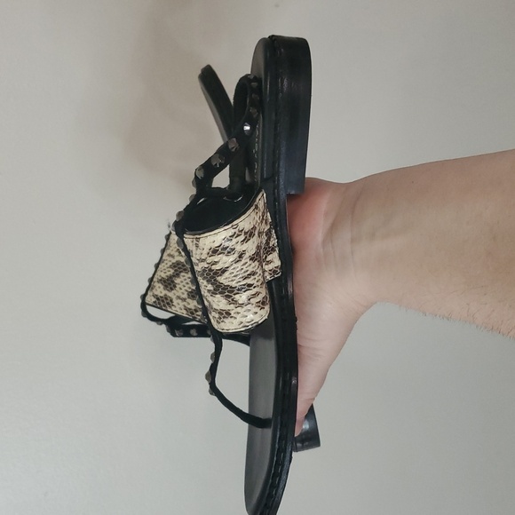 Donald J Pliner Lacy SP Animal Printed Sandals Size 8 Ankle Strap Stud Details - Picture 4 of 12